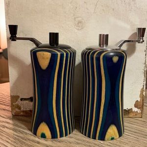 Salt and Pepper Grinders Shakers Wooden Blue Tan
